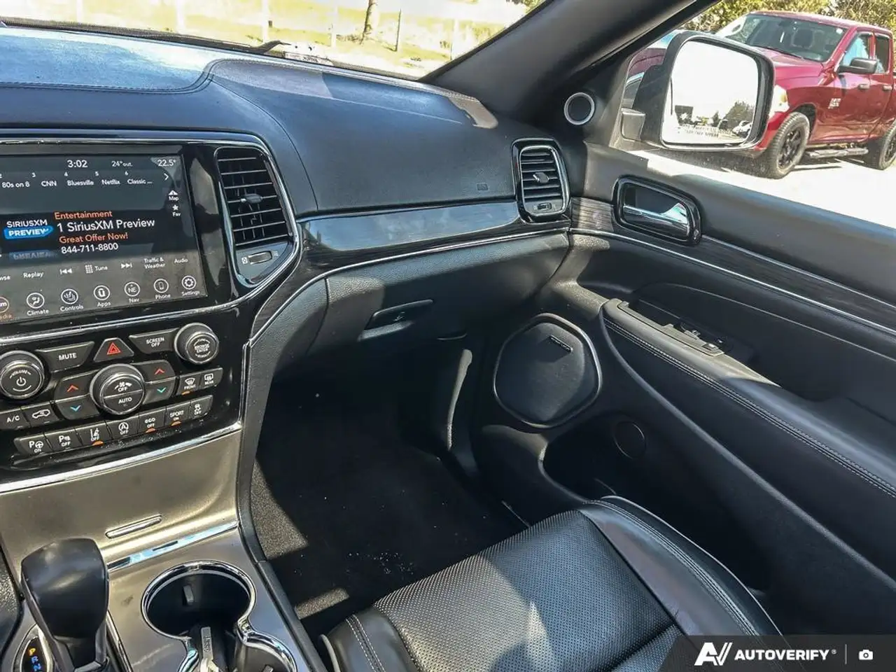 Jeep Grand Cherokee снимка Jeep Grand Cherokee