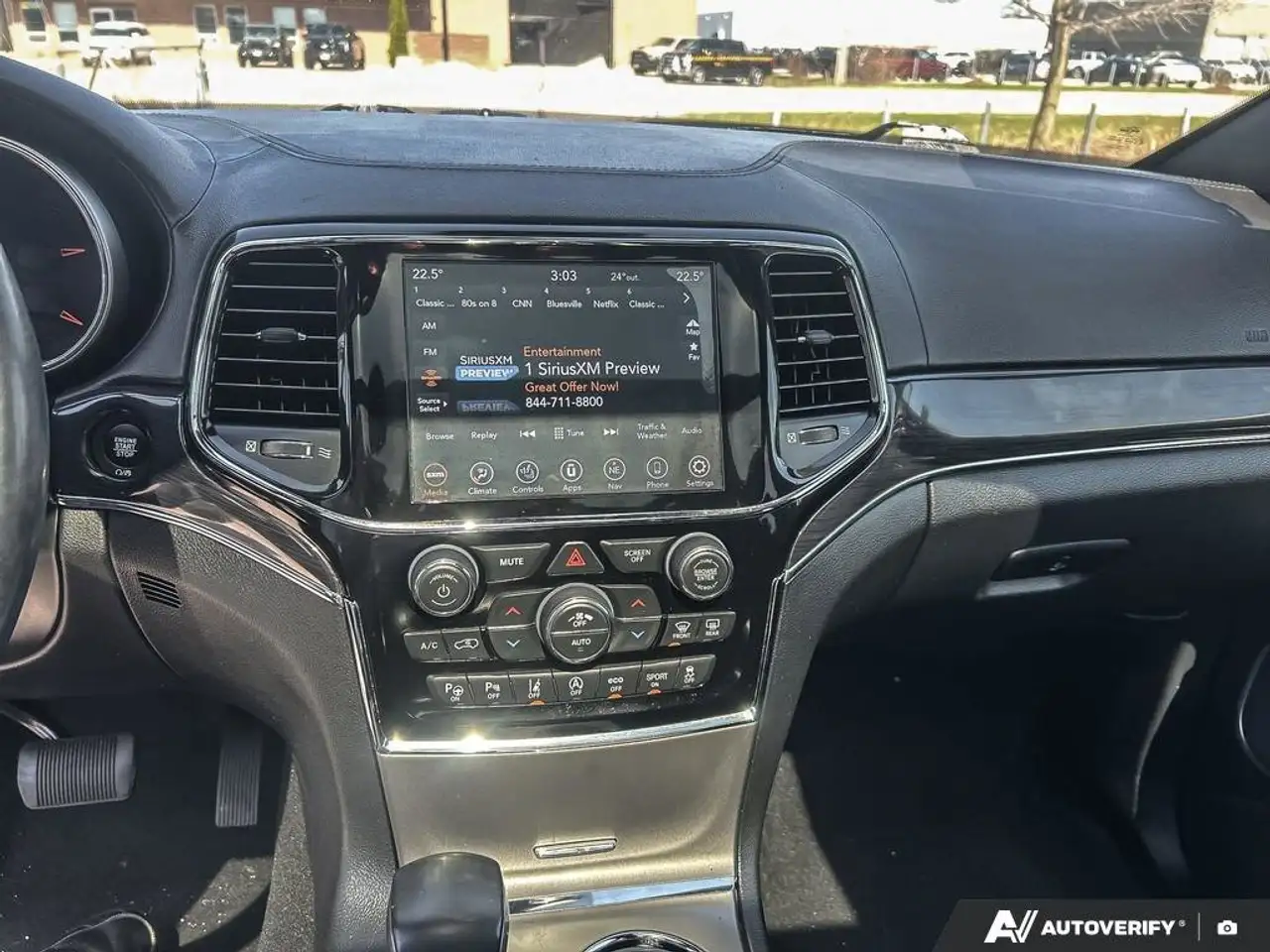 Jeep Grand Cherokee снимка Jeep Grand Cherokee