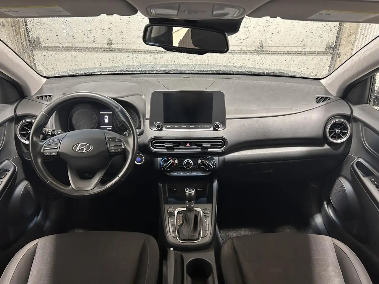 Hyundai KONA снимка Hyundai KONA