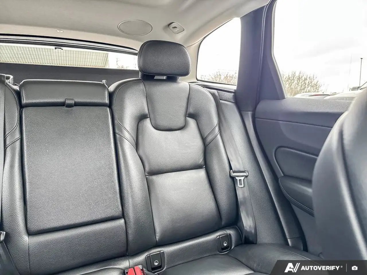Volvo XC60 снимка Volvo XC60