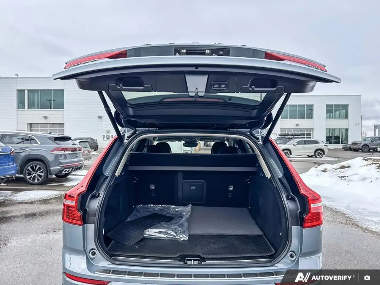 Volvo XC60 снимка Volvo XC60