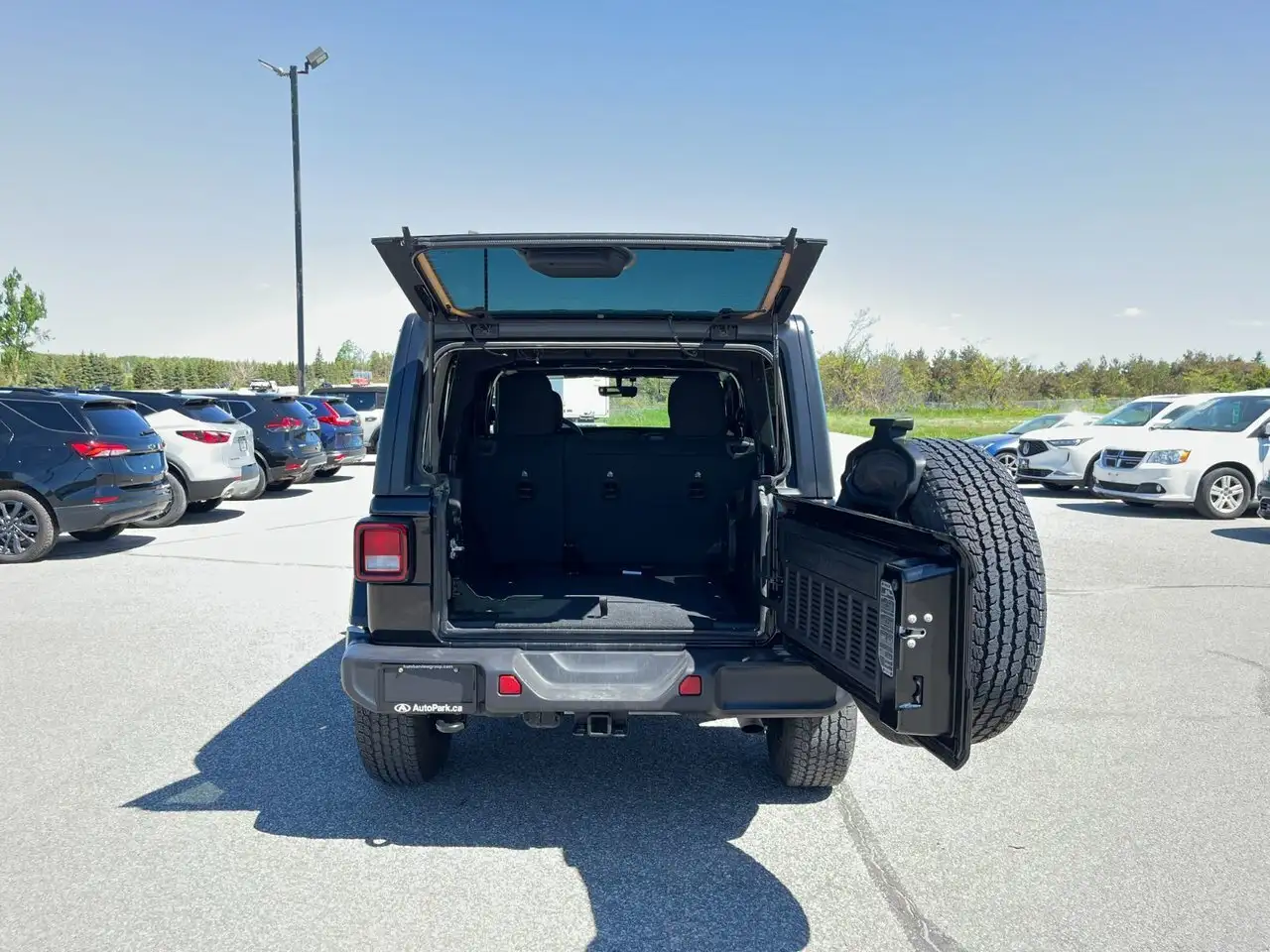 Jeep Wrangler снимка Jeep Wrangler