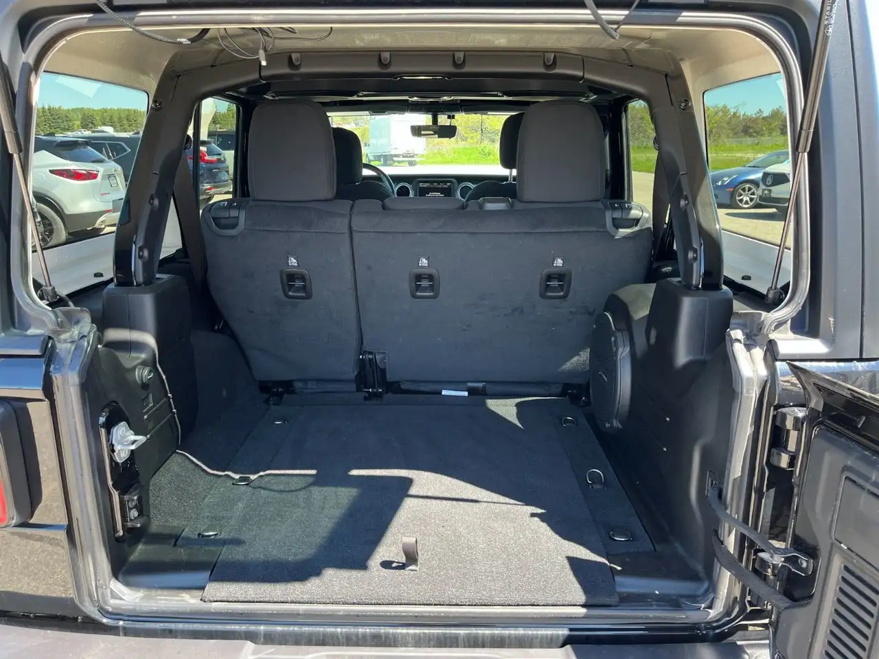 Jeep Wrangler снимка Jeep Wrangler