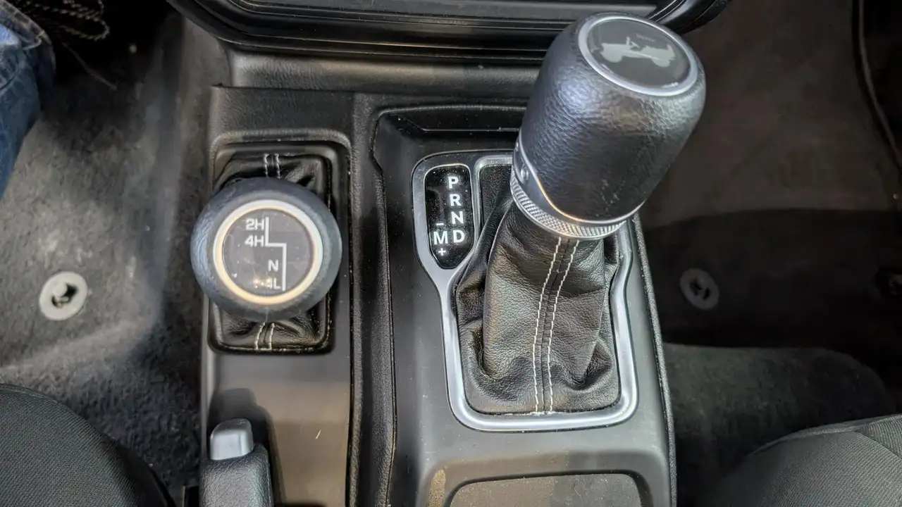 Jeep Wrangler снимка Jeep Wrangler