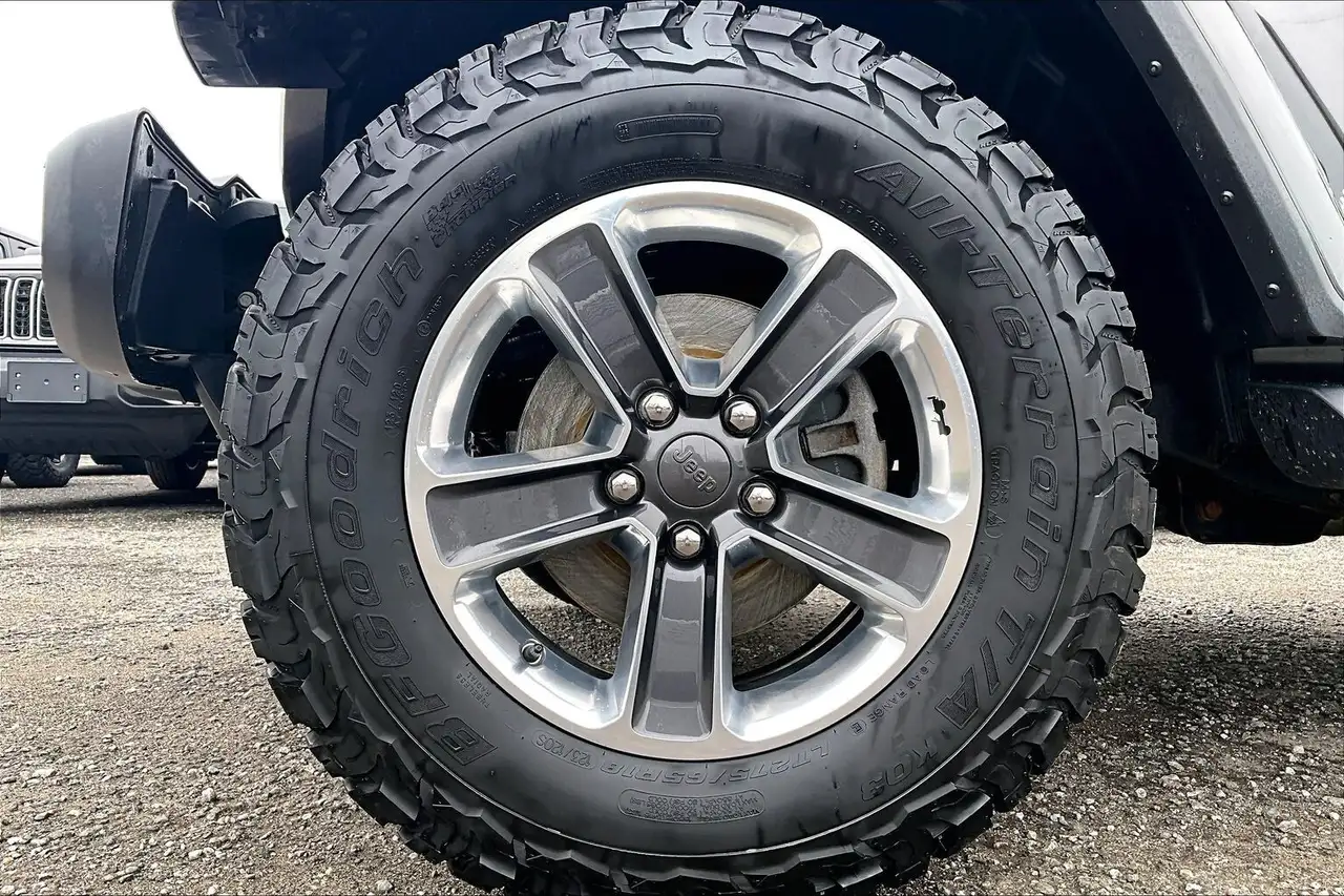 Jeep Wrangler photo Jeep Wrangler
