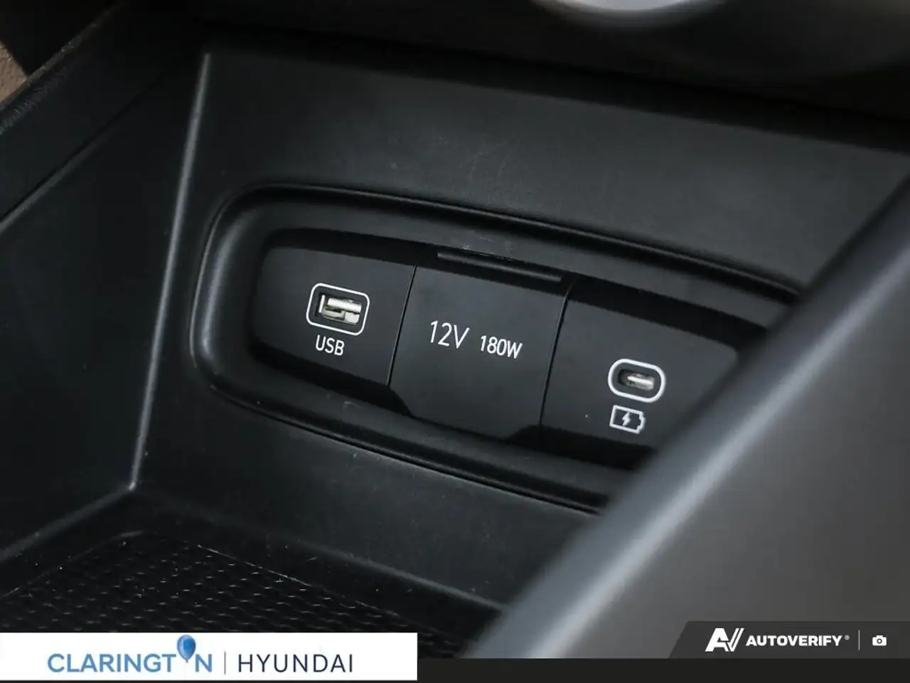 Hyundai Venue снимка Hyundai Venue