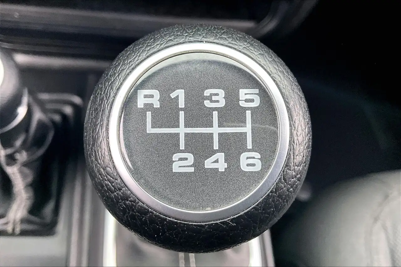 Jeep Wrangler photo Jeep Wrangler