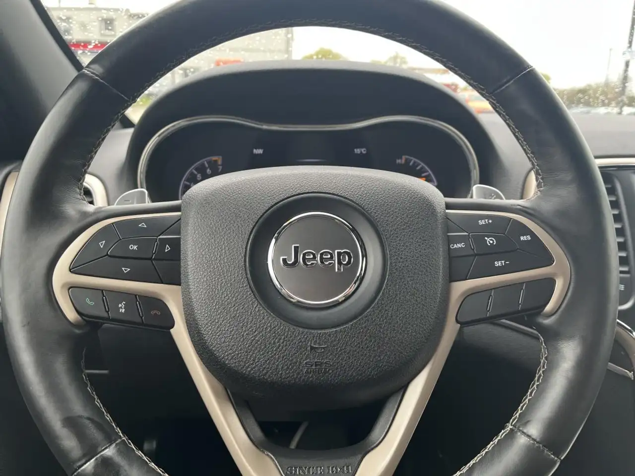Jeep Grand Cherokee снимка Jeep Grand Cherokee