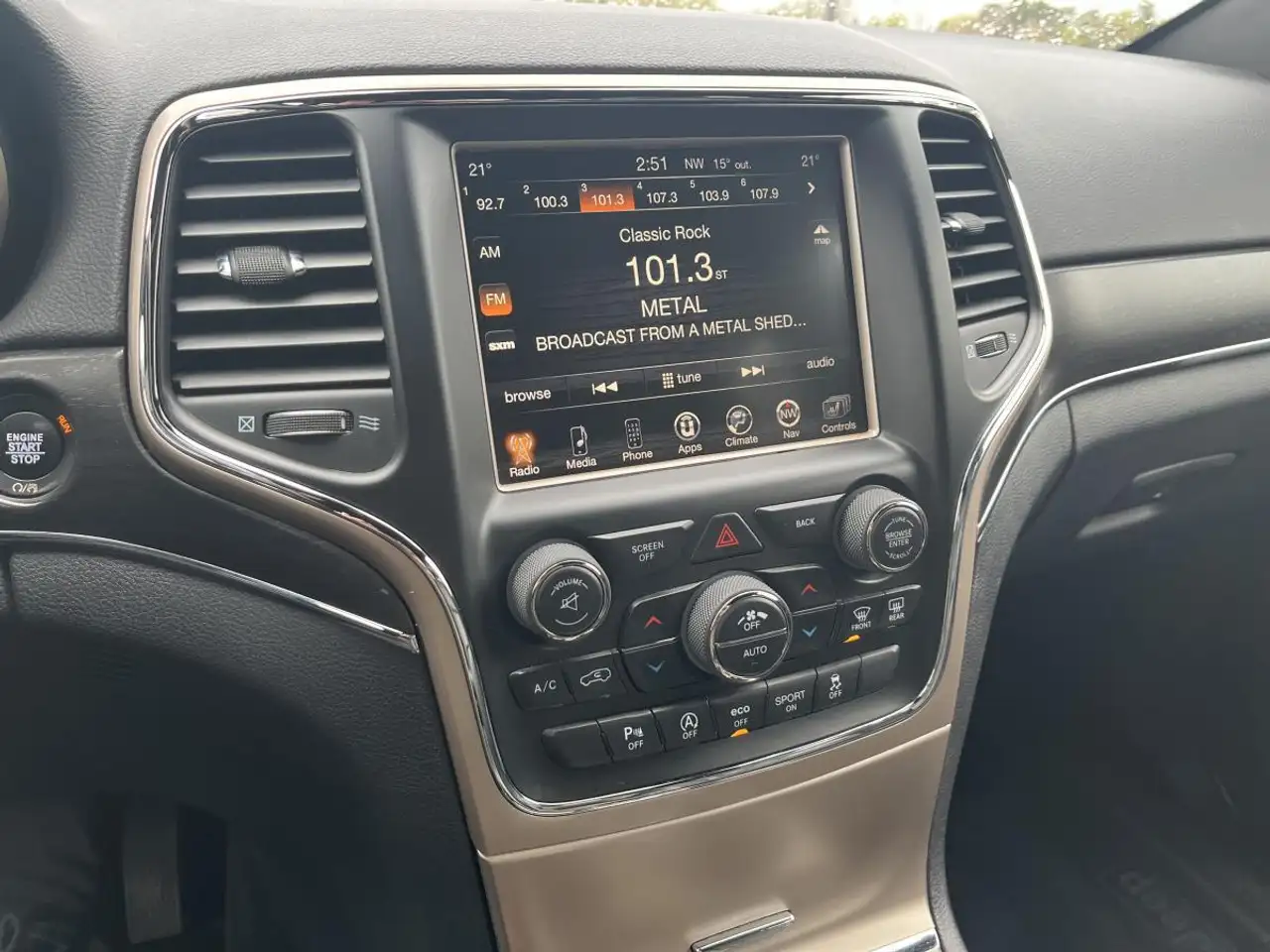 Jeep Grand Cherokee снимка Jeep Grand Cherokee