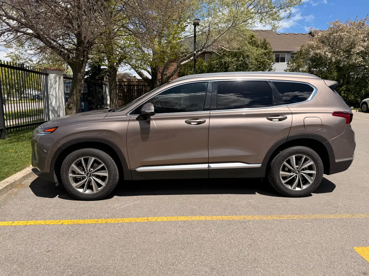 Hyundai SANTA FE photo Hyundai SANTA FE