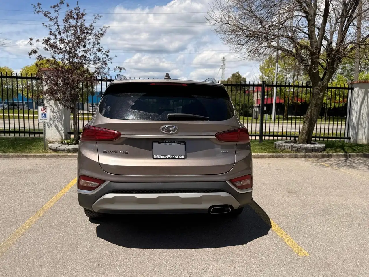 Hyundai SANTA FE photo Hyundai SANTA FE