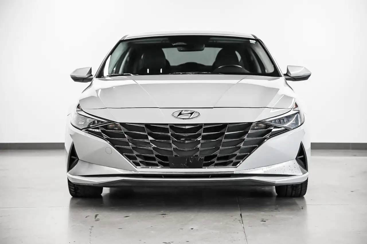 Hyundai ELANTRA снимка Hyundai ELANTRA
