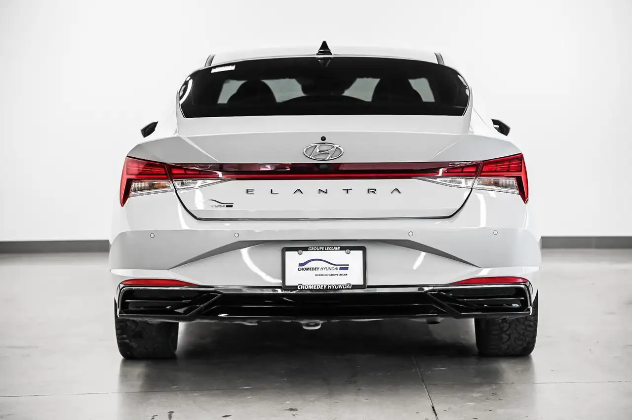 Hyundai ELANTRA снимка Hyundai ELANTRA