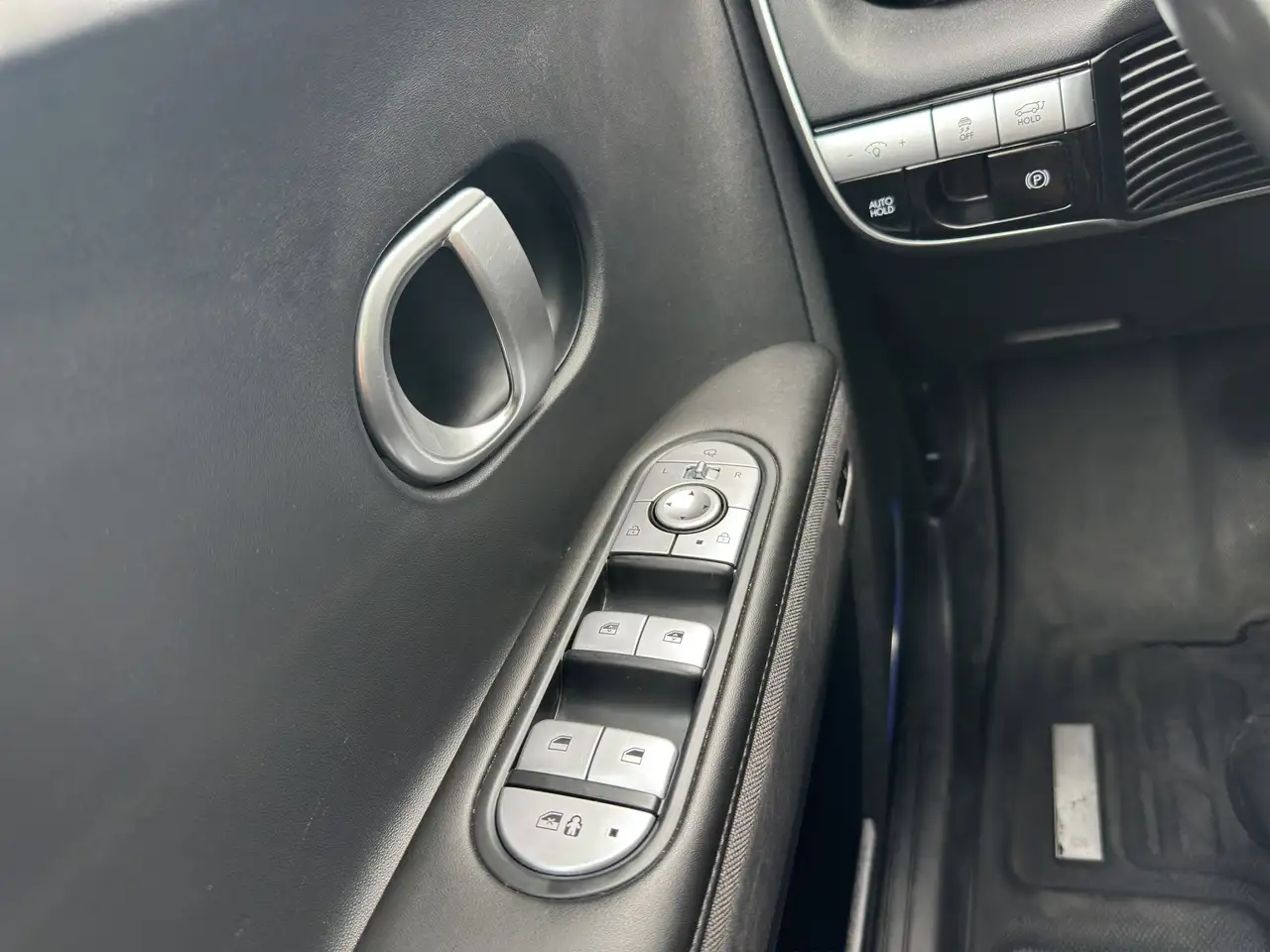 Hyundai IONIQ 5 снимка Hyundai IONIQ 5