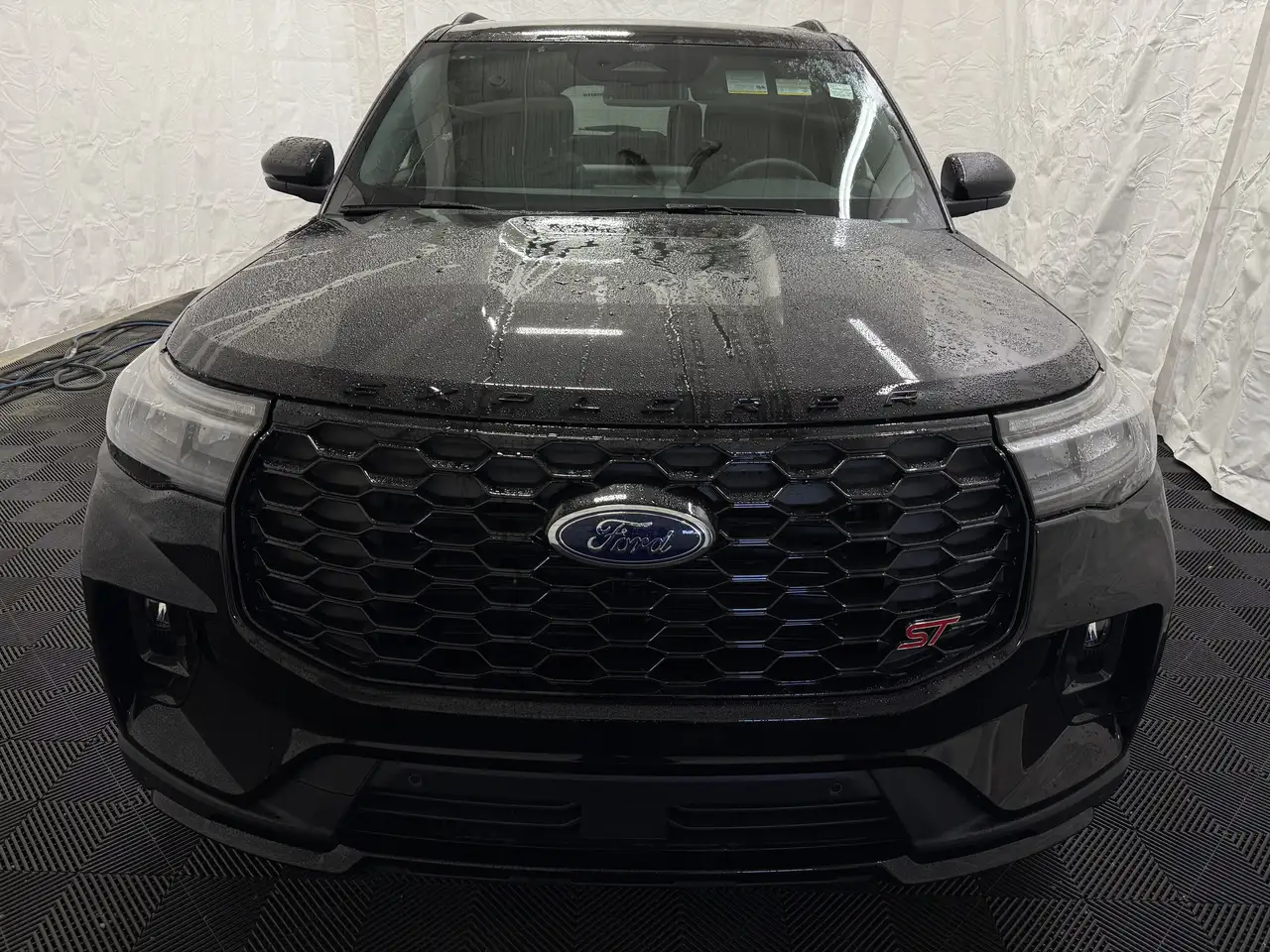 Ford Explorer photo Ford Explorer