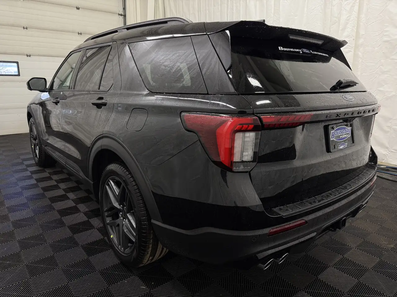 Ford Explorer photo Ford Explorer