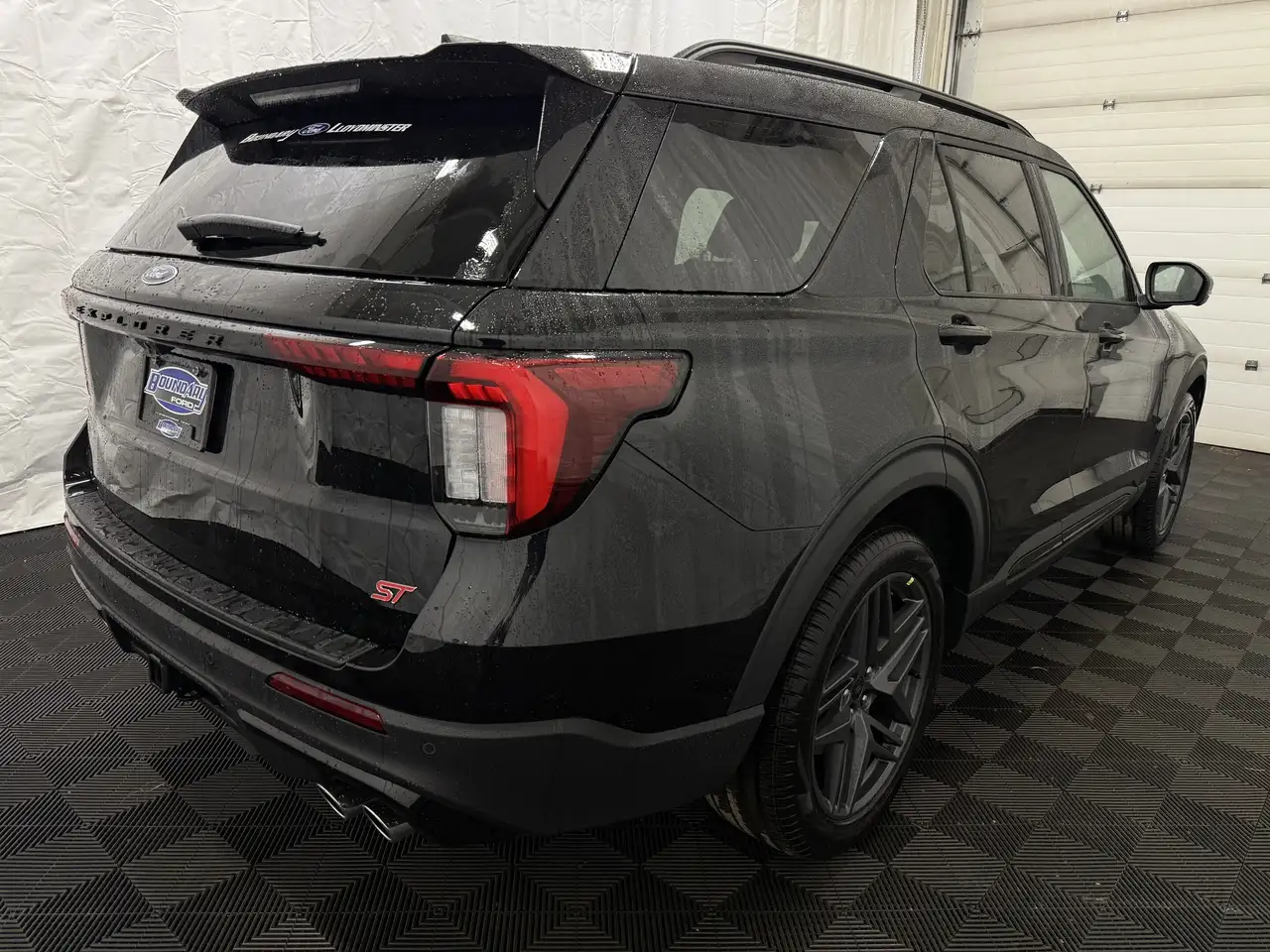 Ford Explorer photo Ford Explorer
