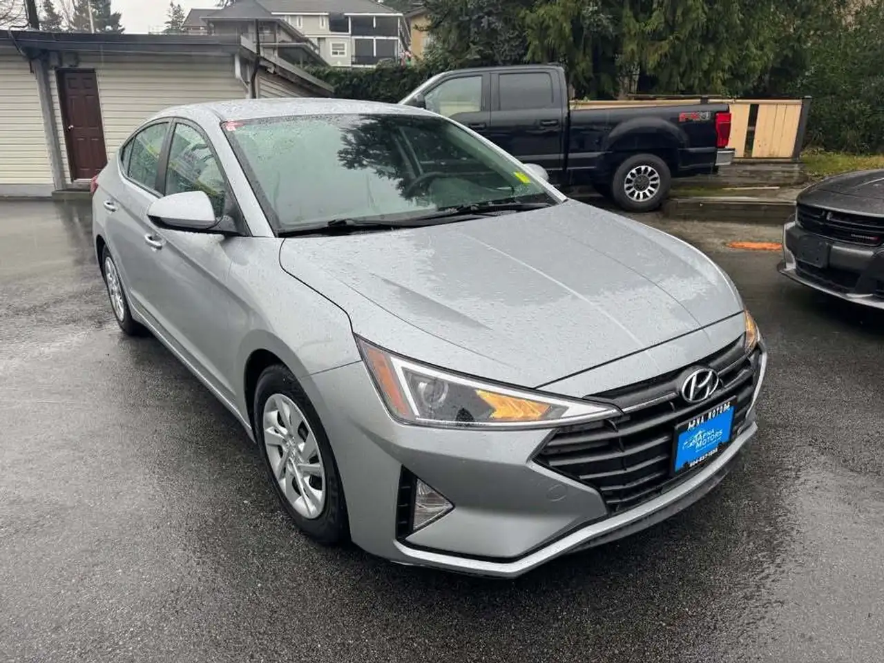 Hyundai ELANTRA photo Hyundai ELANTRA