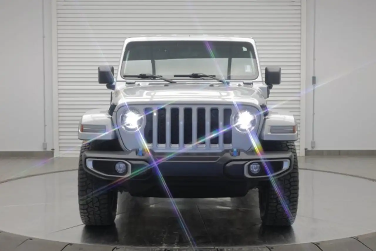 Jeep Wrangler photo Jeep Wrangler