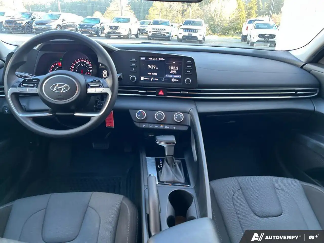Hyundai ELANTRA снимка Hyundai ELANTRA