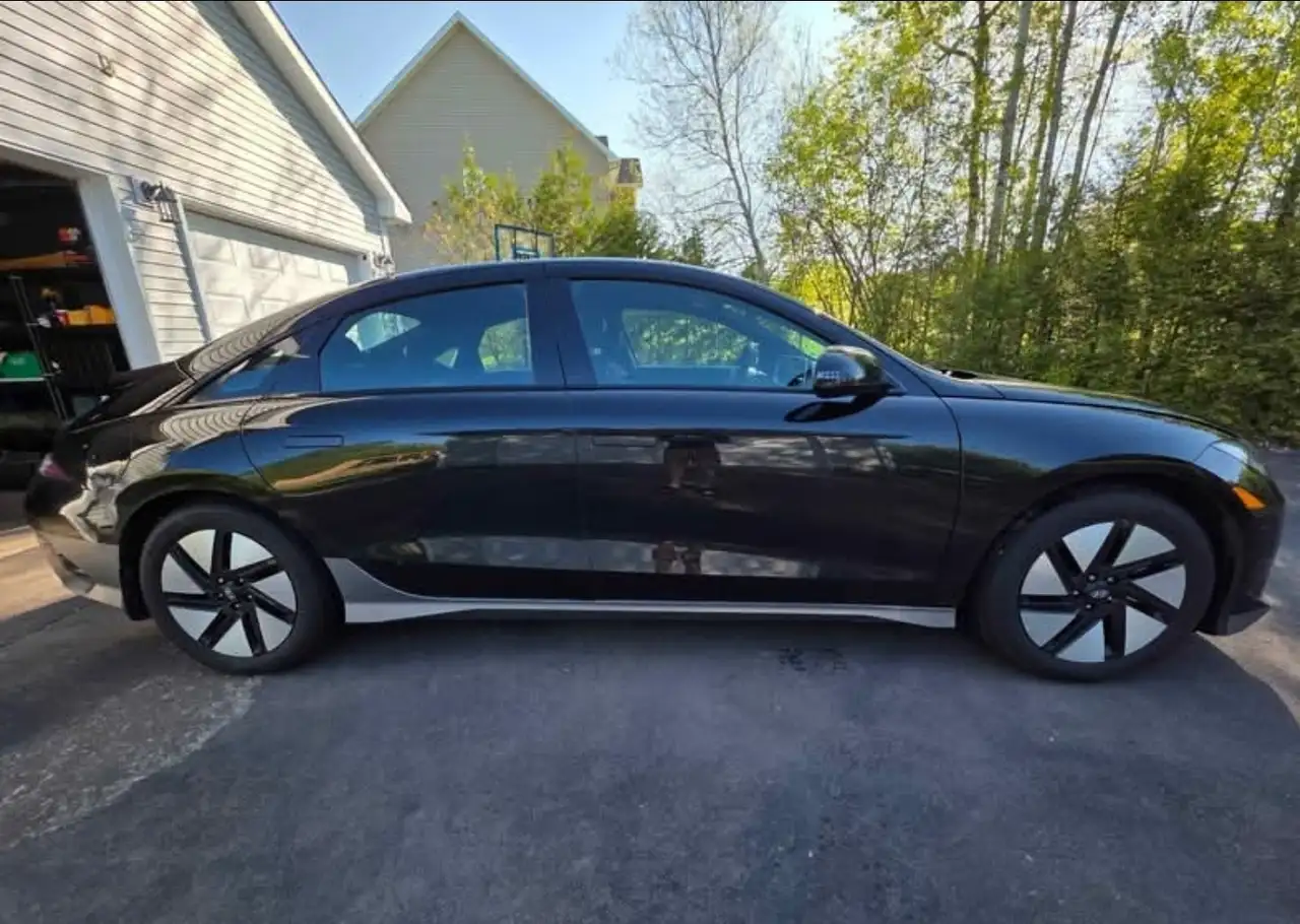 Hyundai IONIQ 6 снимка Hyundai IONIQ 6