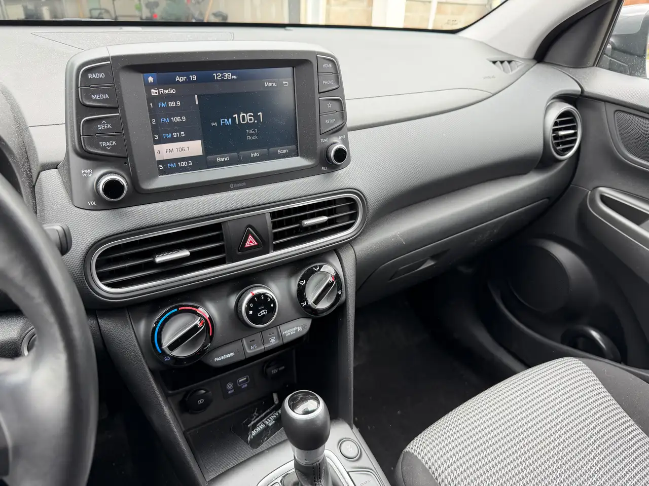 Hyundai KONA снимка Hyundai KONA