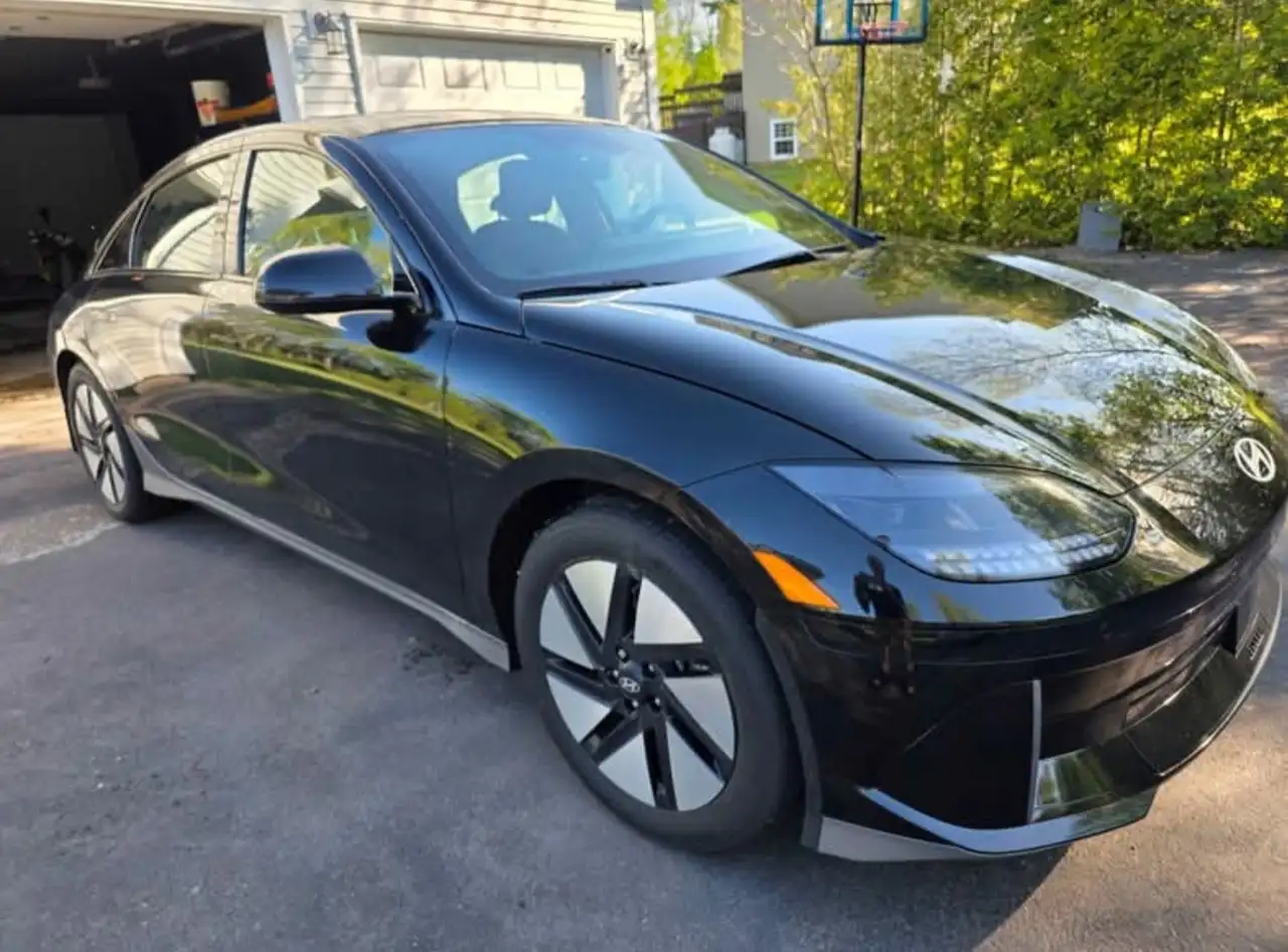 Hyundai IONIQ 6 снимка Hyundai IONIQ 6