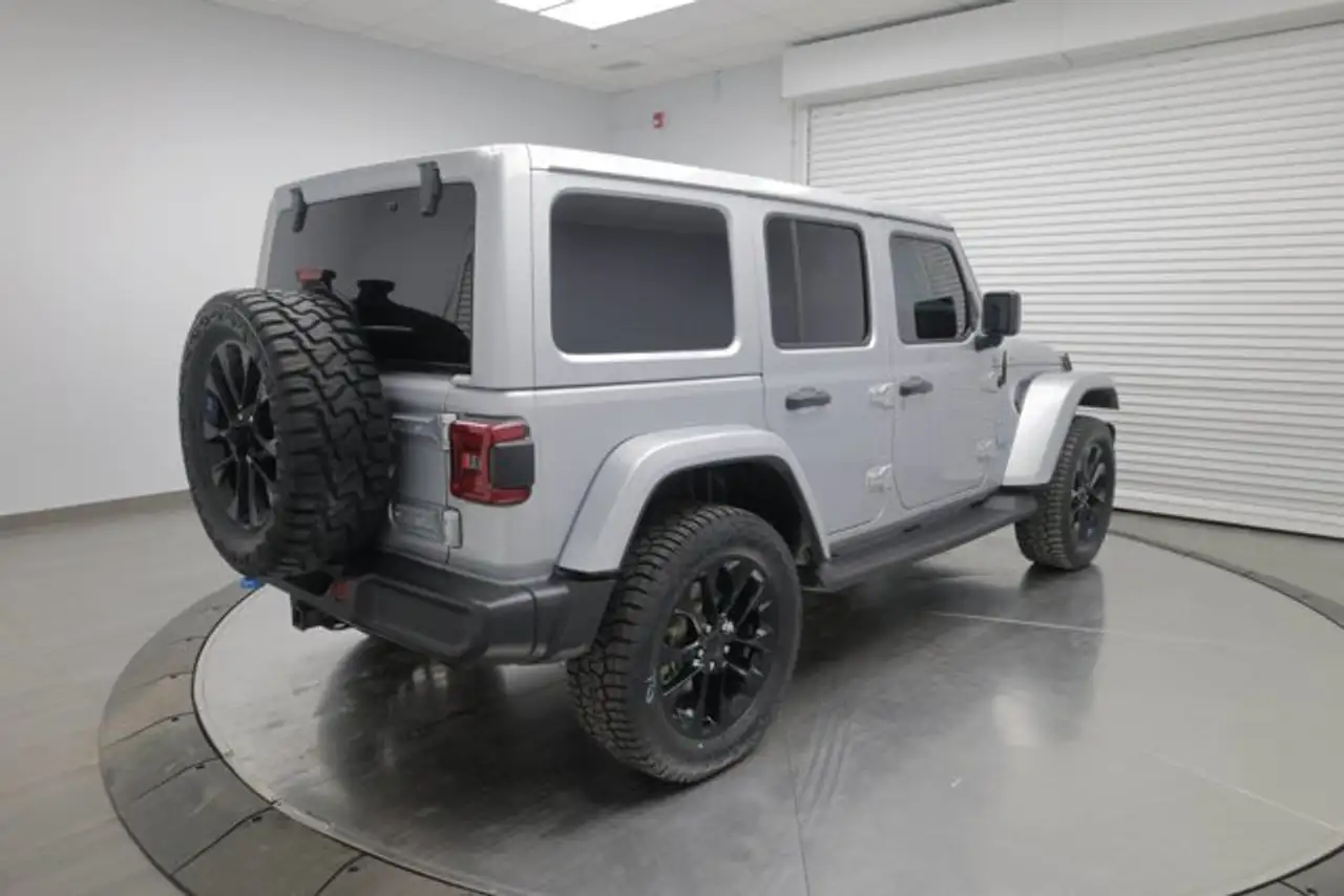 Jeep Wrangler photo Jeep Wrangler