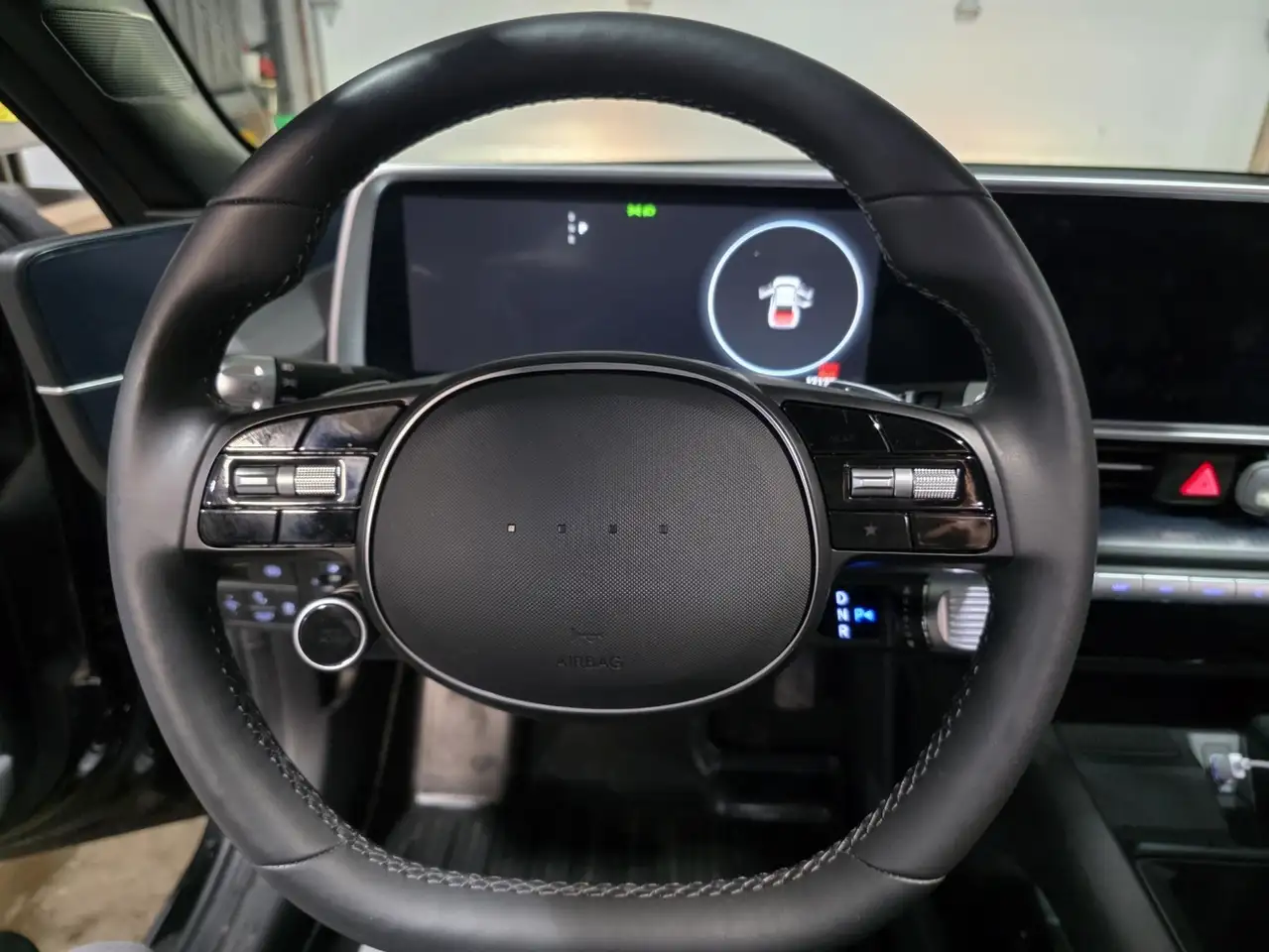 Hyundai IONIQ 6 снимка Hyundai IONIQ 6