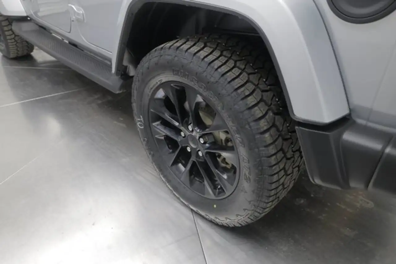 Jeep Wrangler photo Jeep Wrangler