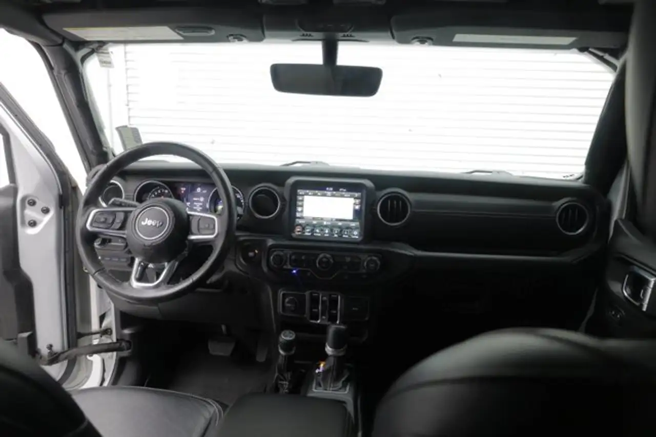 Jeep Wrangler photo Jeep Wrangler