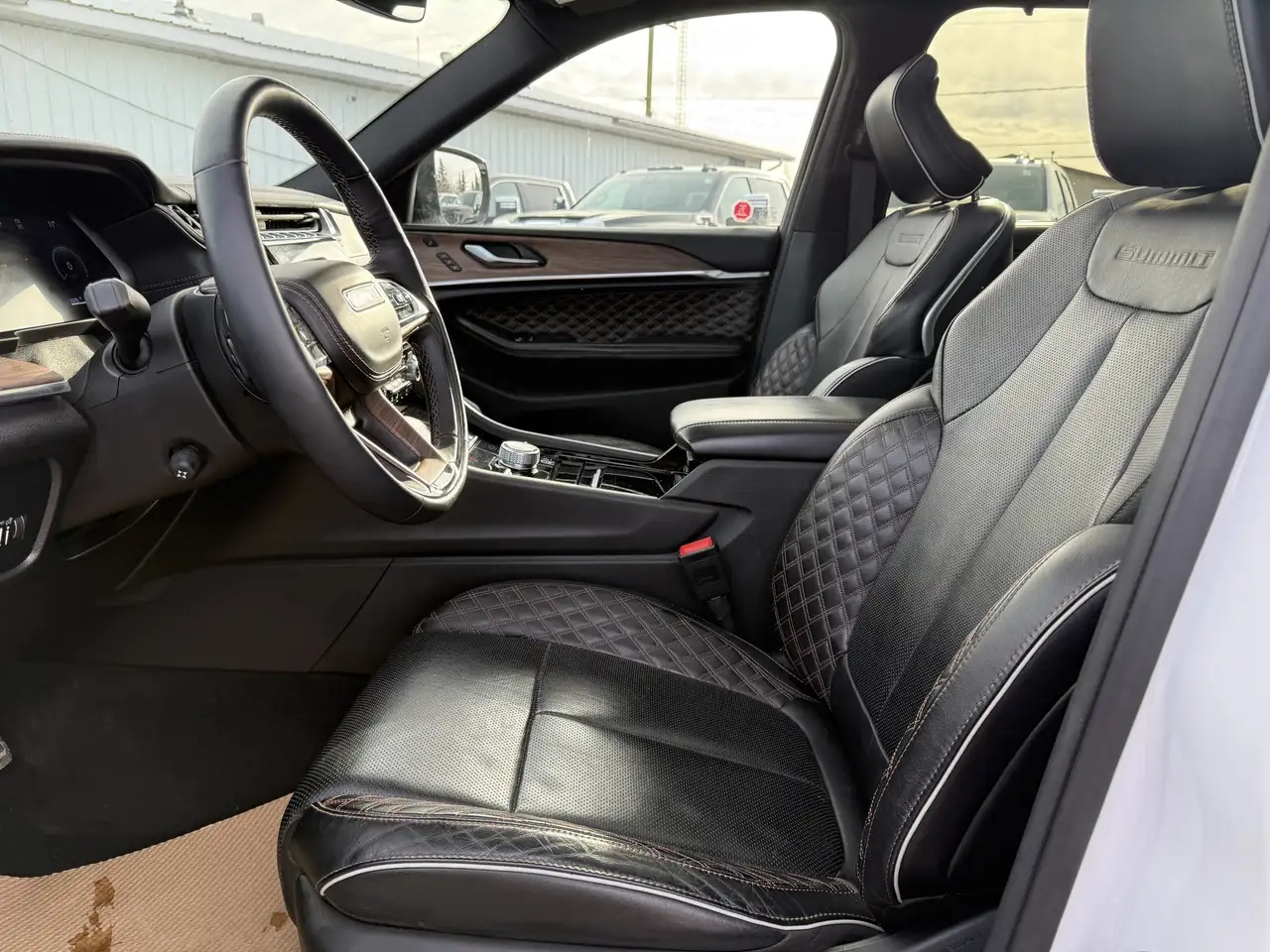 Jeep Grand Cherokee снимка Jeep Grand Cherokee
