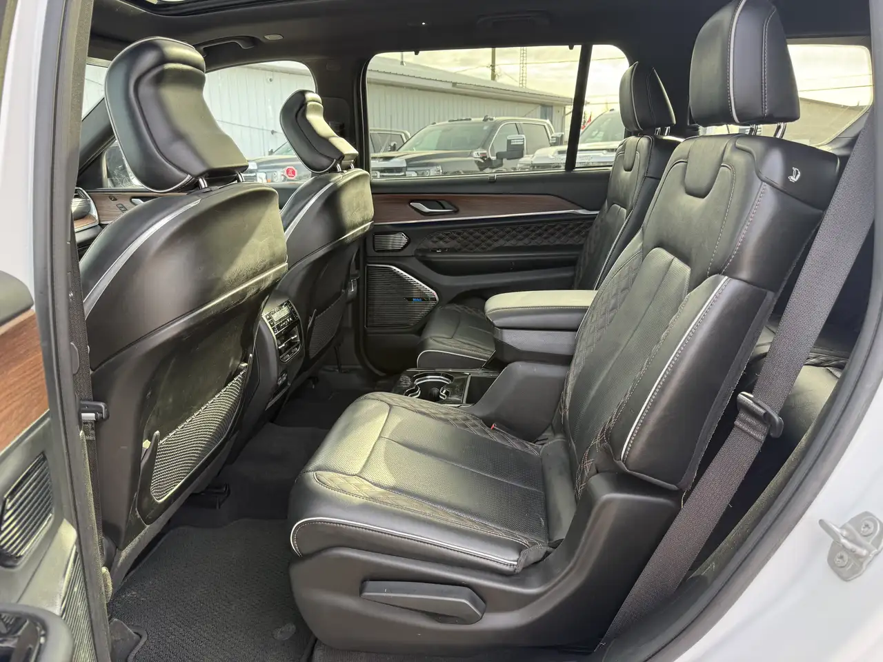 Jeep Grand Cherokee снимка Jeep Grand Cherokee