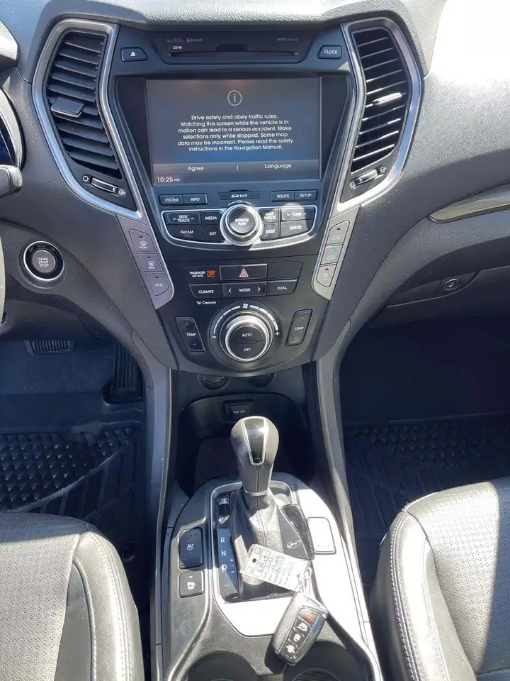 Hyundai SANTA FE photo Hyundai SANTA FE