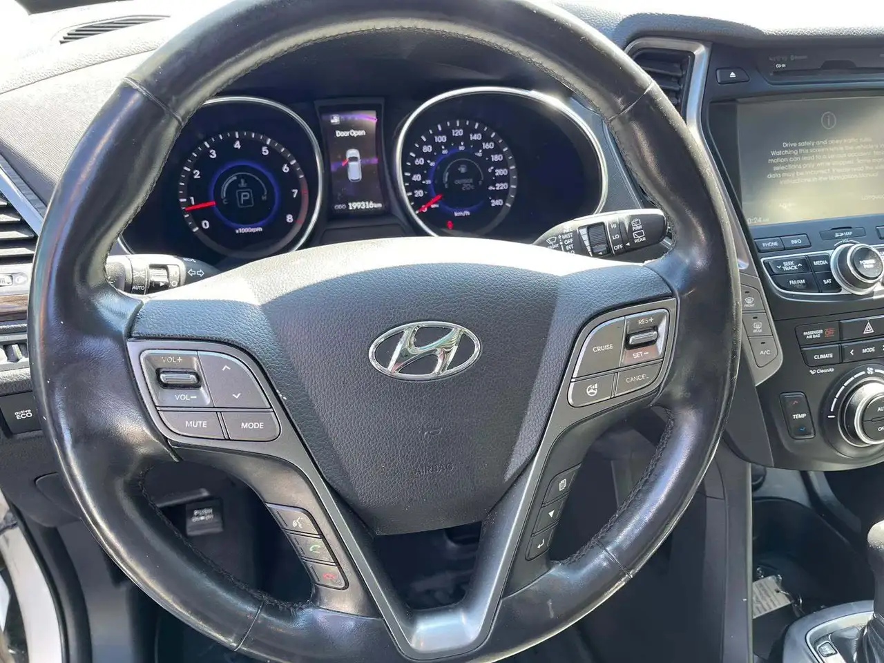 Hyundai SANTA FE photo Hyundai SANTA FE