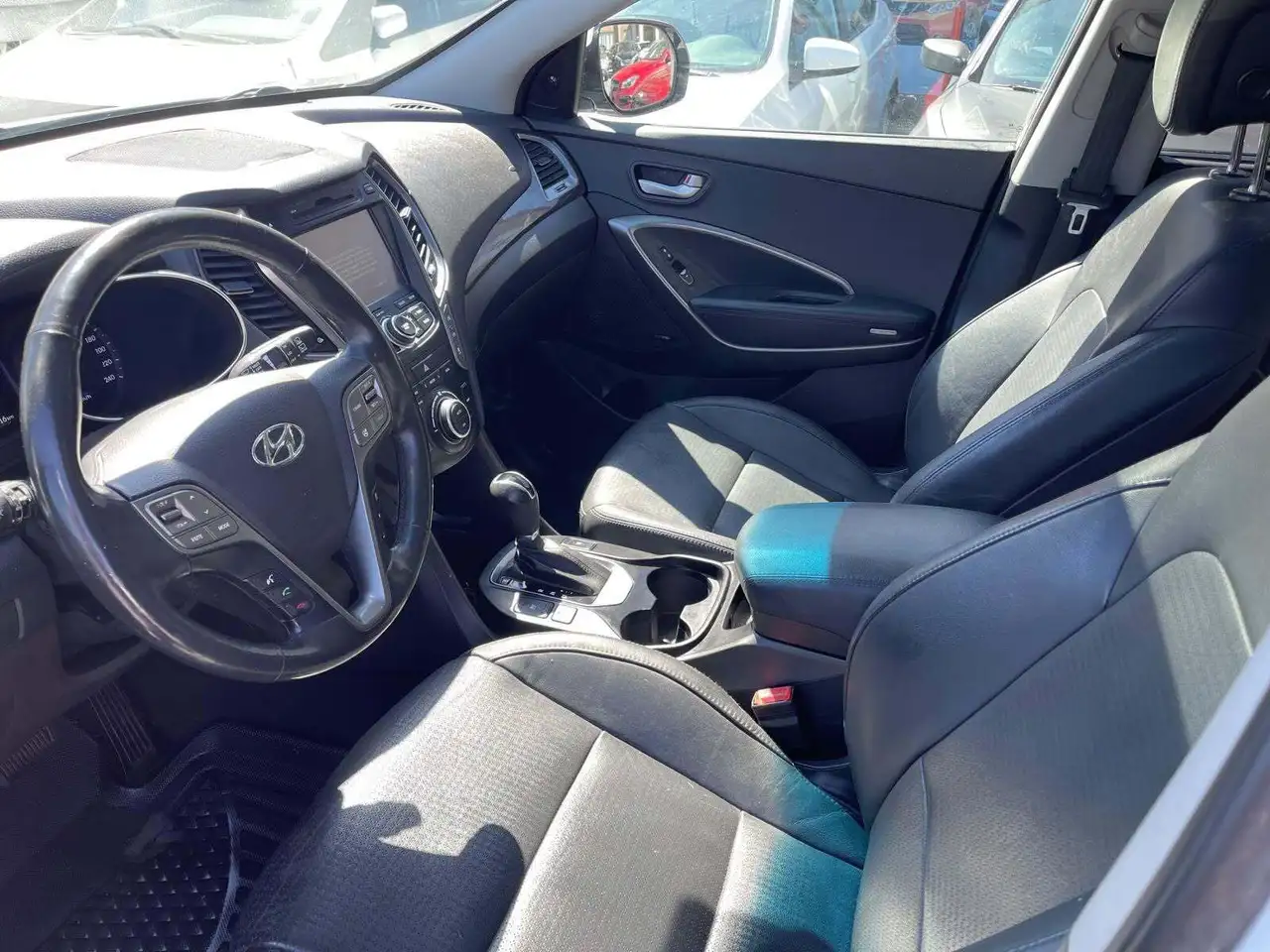 Hyundai SANTA FE photo Hyundai SANTA FE