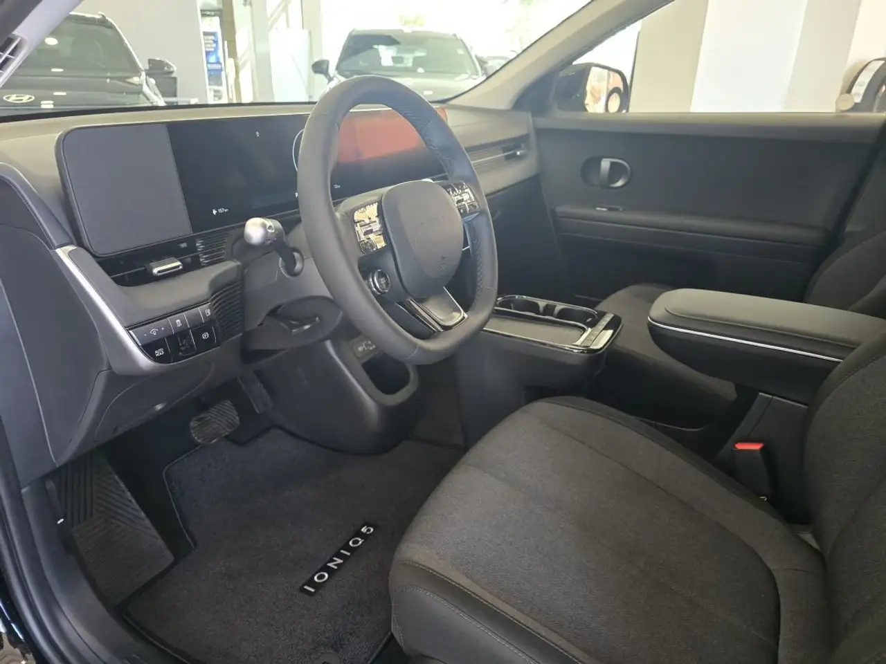 Hyundai IONIQ 5 снимка Hyundai IONIQ 5