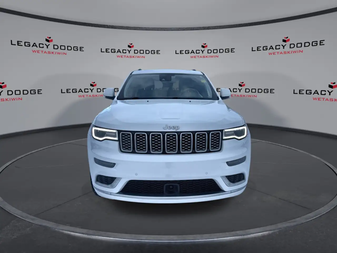 Jeep Grand Cherokee photo Jeep Grand Cherokee