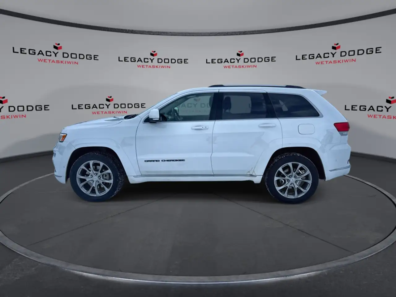 Jeep Grand Cherokee photo Jeep Grand Cherokee