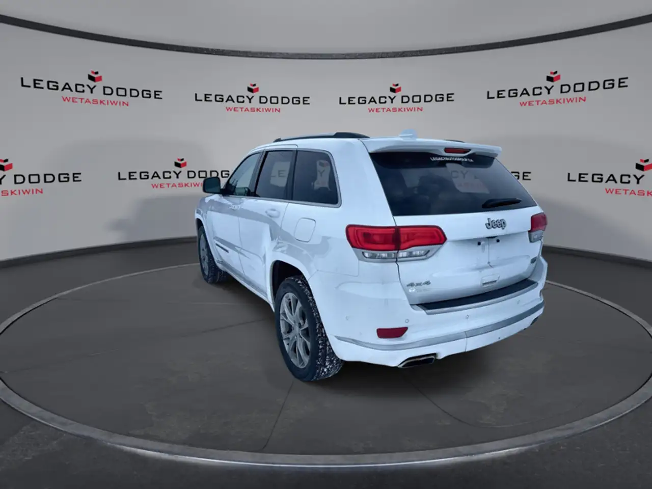 Jeep Grand Cherokee photo Jeep Grand Cherokee