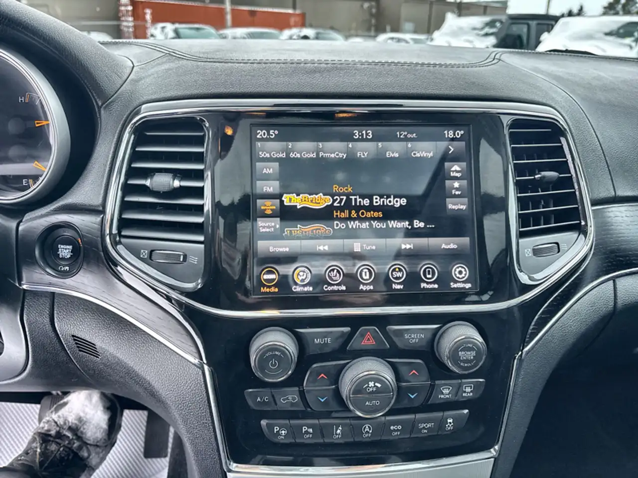 Jeep Grand Cherokee photo Jeep Grand Cherokee