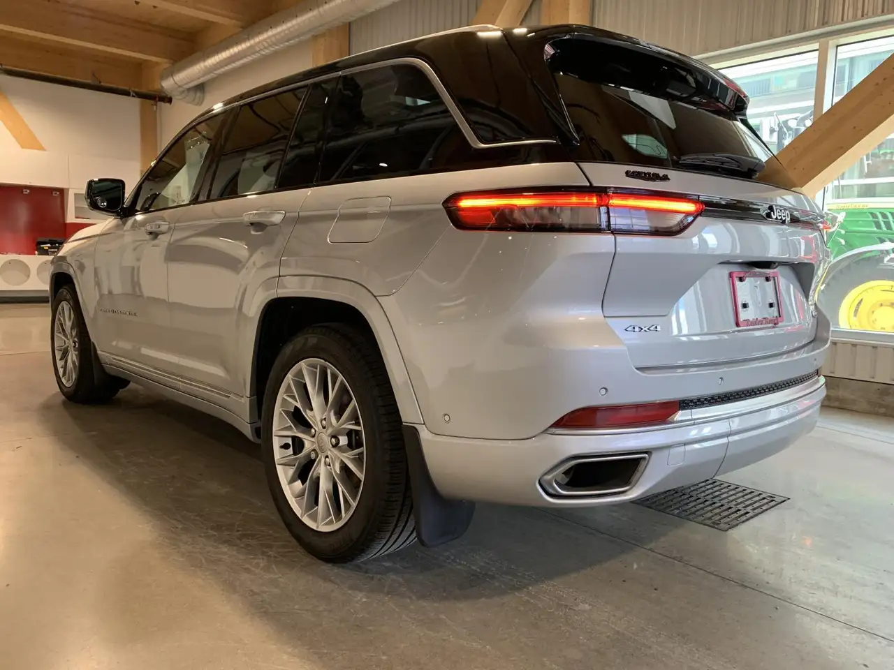 2023 Jeep Grand Cherokee