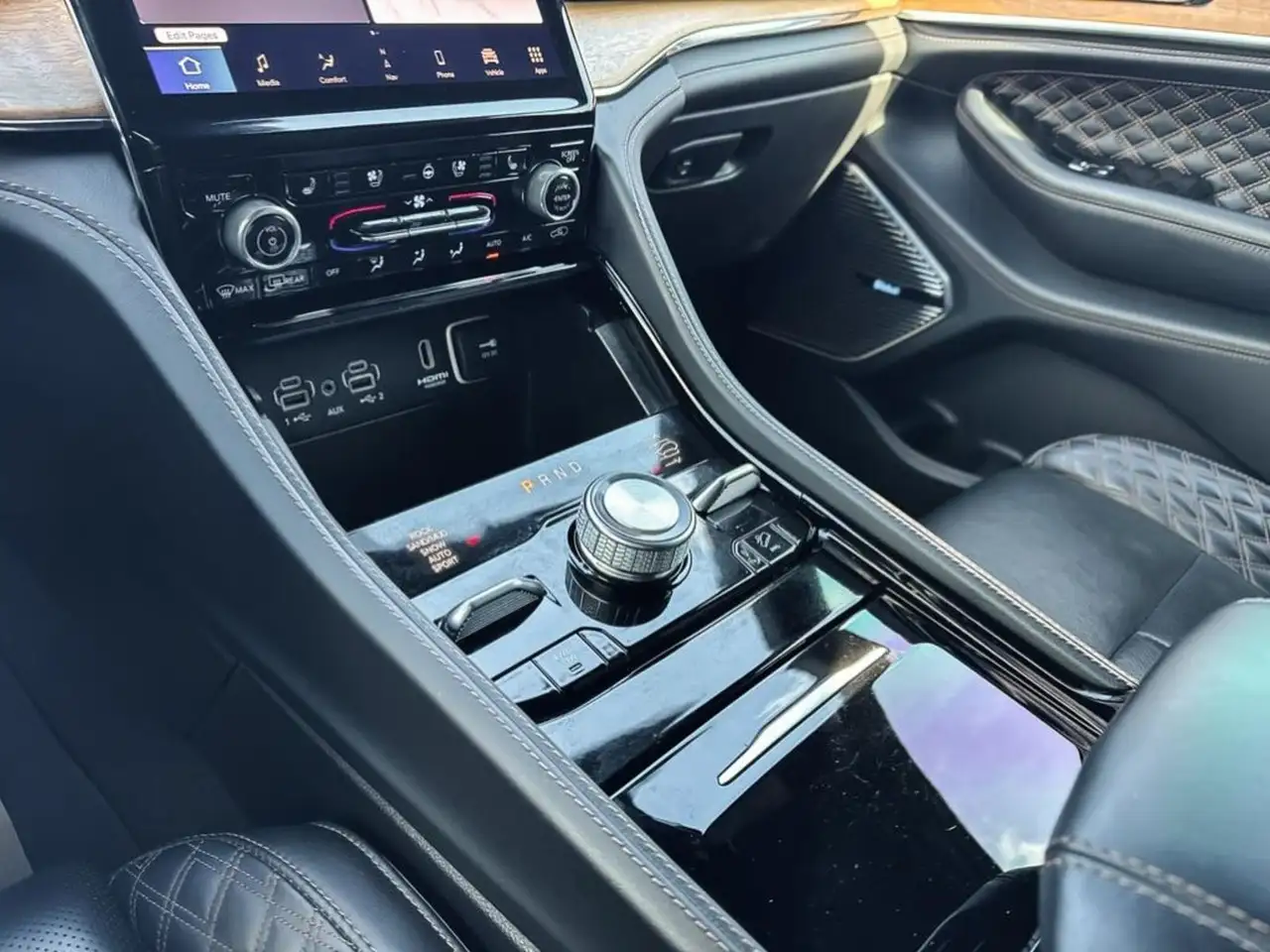 Jeep Grand Cherokee снимка Jeep Grand Cherokee