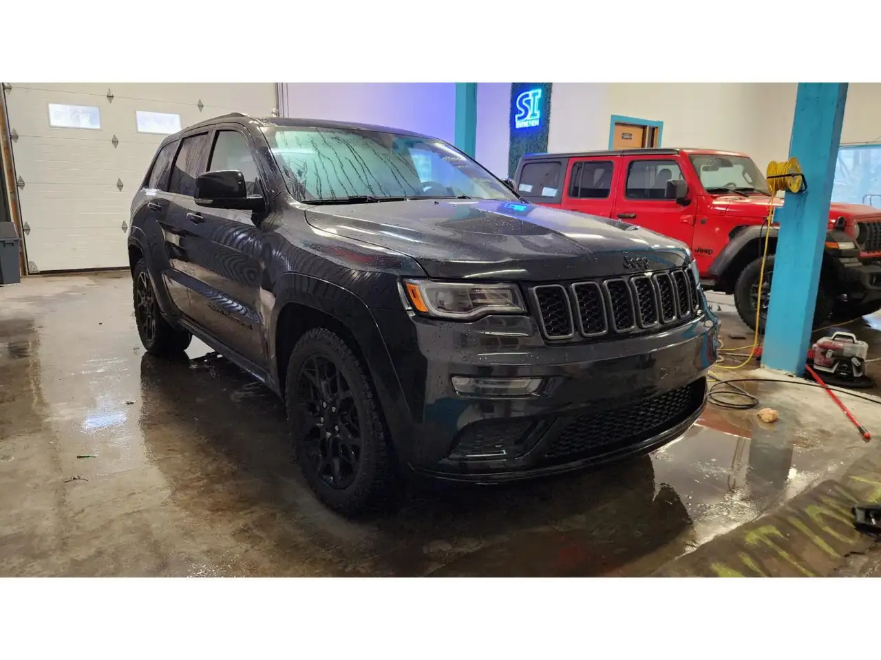 Jeep Grand Cherokee снимка Jeep Grand Cherokee