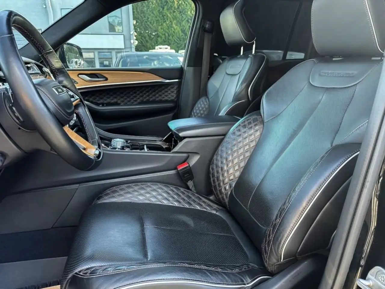 Jeep Grand Cherokee снимка Jeep Grand Cherokee
