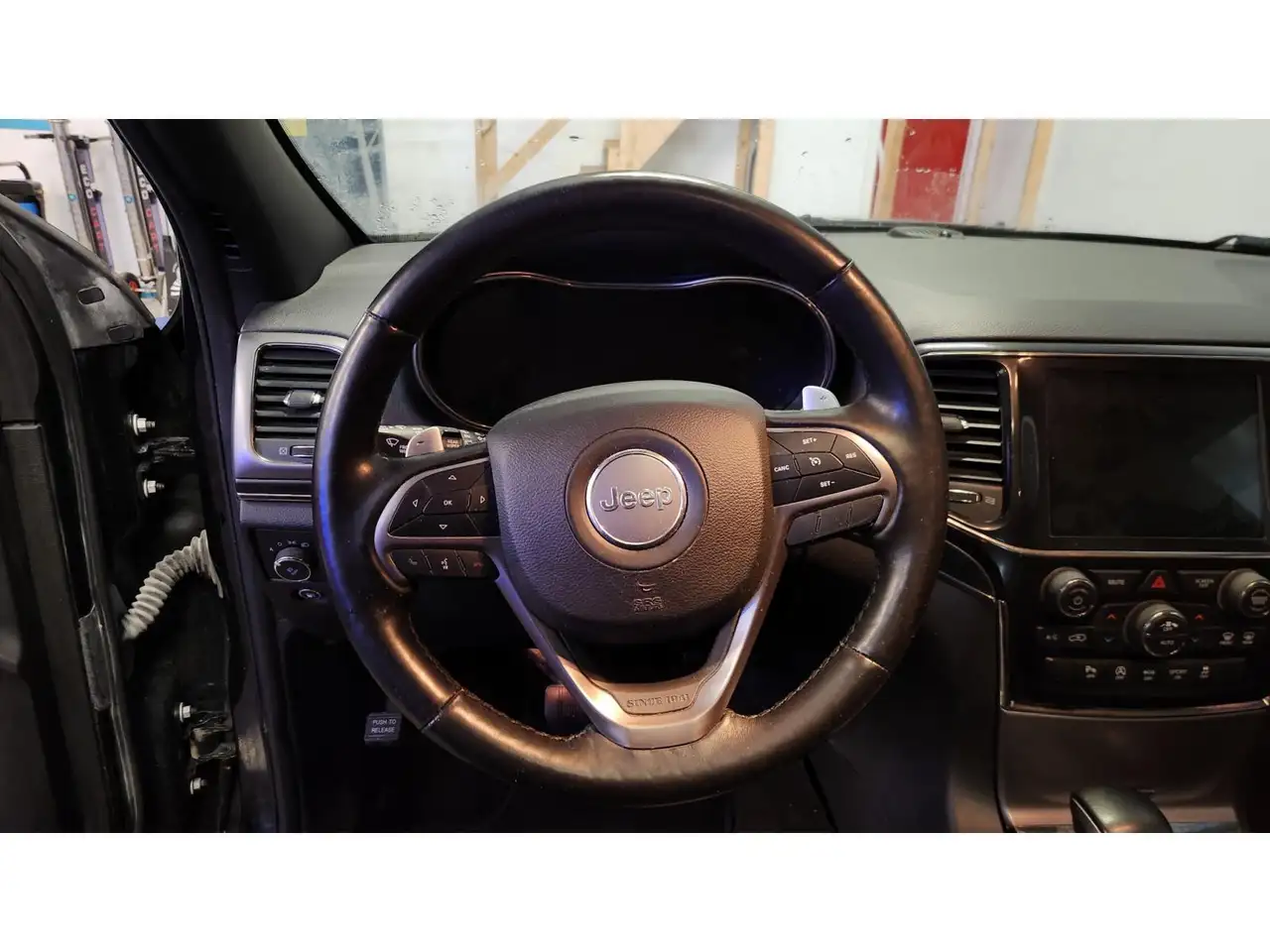 Jeep Grand Cherokee снимка Jeep Grand Cherokee