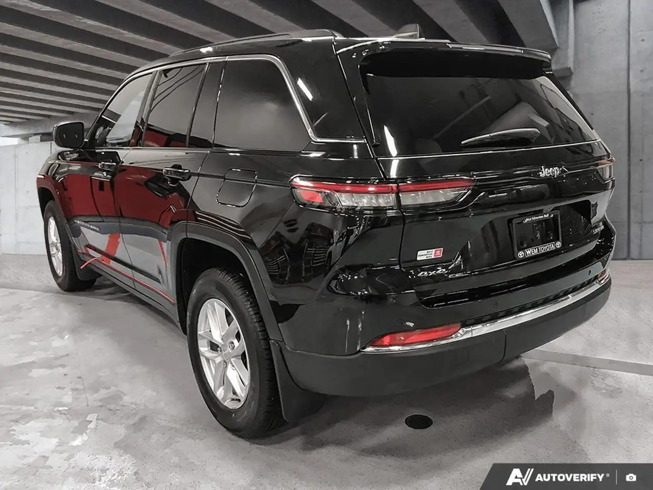 Jeep Grand Cherokee photo Jeep Grand Cherokee