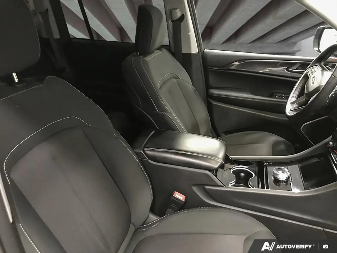 Jeep Grand Cherokee photo Jeep Grand Cherokee
