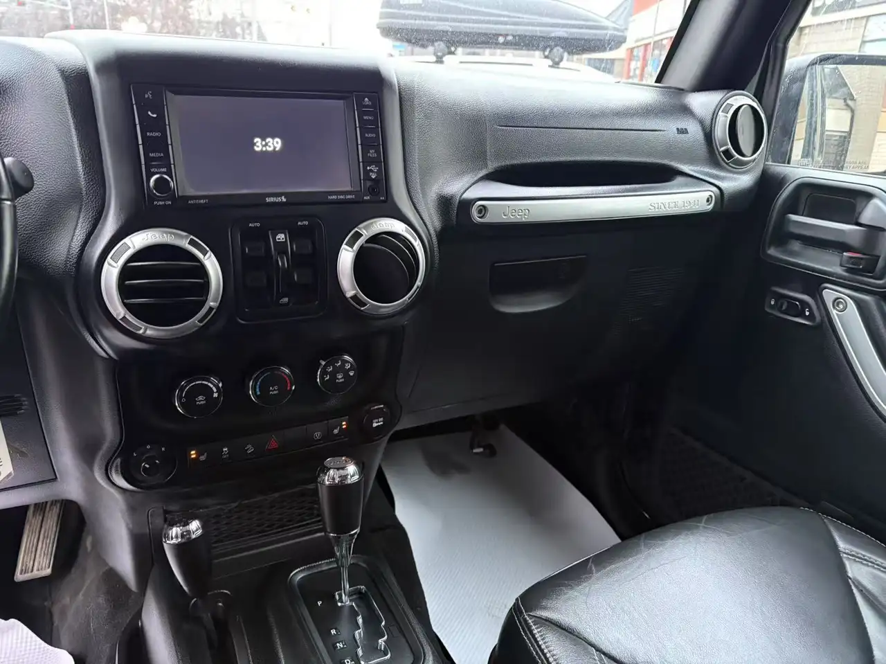 Jeep Wrangler photo Jeep Wrangler