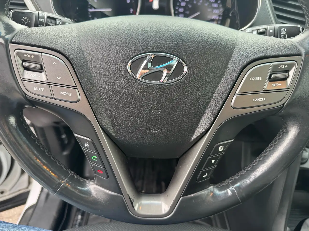Hyundai SANTA FE снимка Hyundai SANTA FE